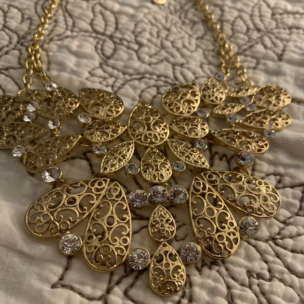 Icing - gold butterfly necklace